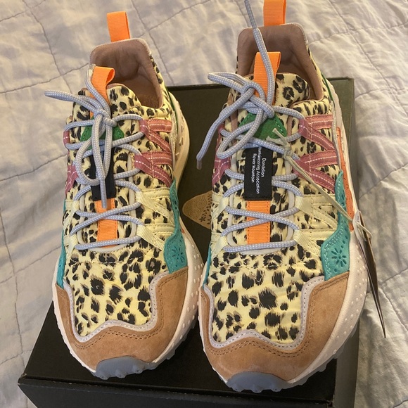 Flower Mountain Shoes - Flower Mountain Washi Sneakers NIB NWT Size 8 | Fits 8.5–9 Colorful Animal Print